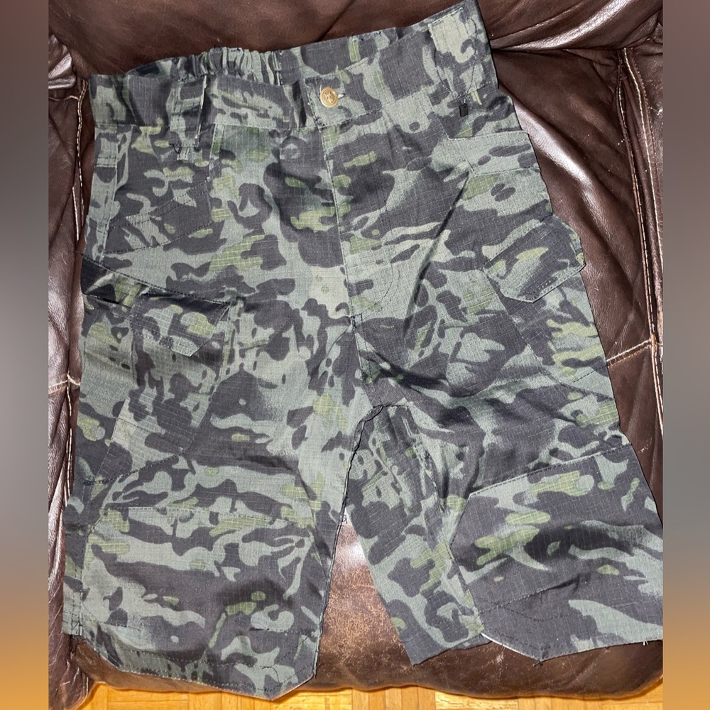 Cheap shorts. Dm to negotiate prices if needed.